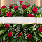 Centro funebre rosas rojas