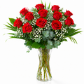 Rosas rojas de tallo largo